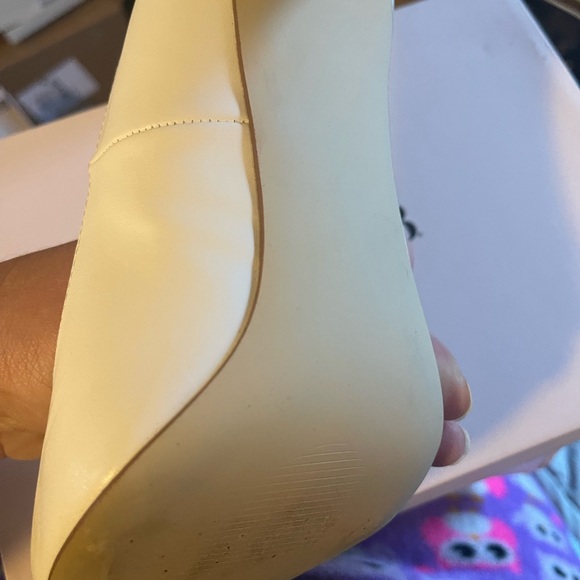 JustFab White Lula Pumps - Picture 3 of 3